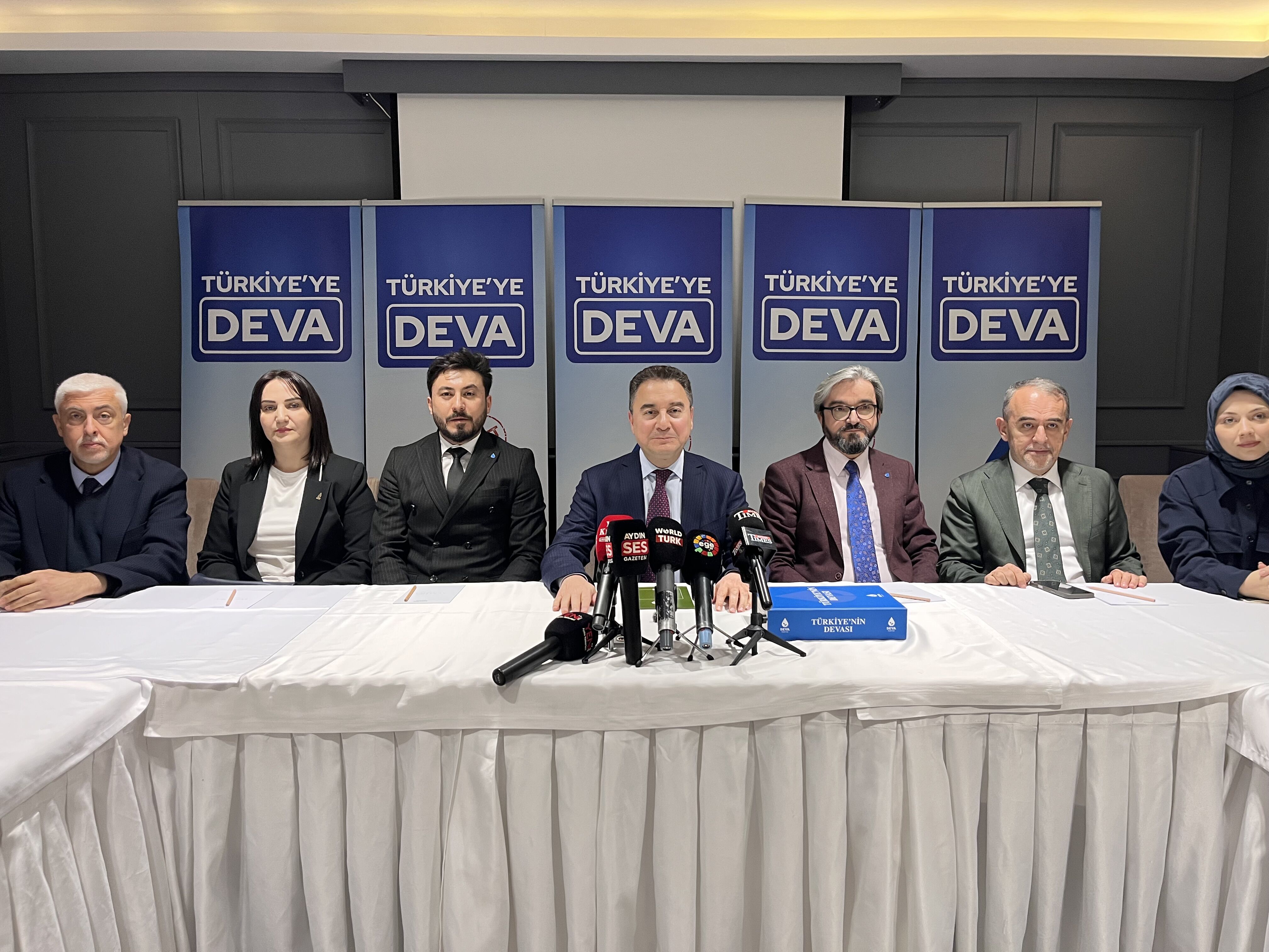 DEVA Partisi lideri Babacan Aydın’da konuştu: “İktidara alternatif parti biziz”