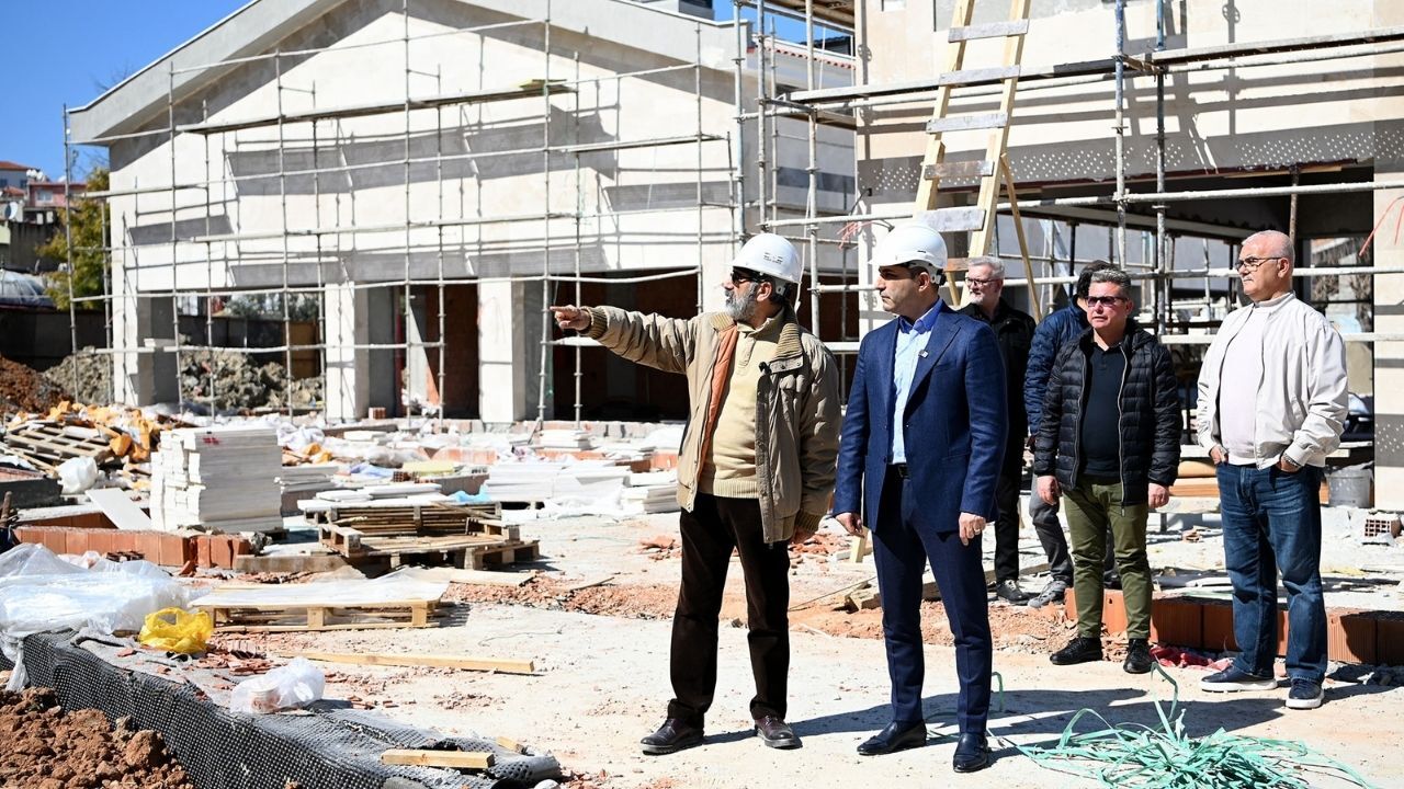 Kuşadası Kent Meydanı Açılışa Hazırlanıyor