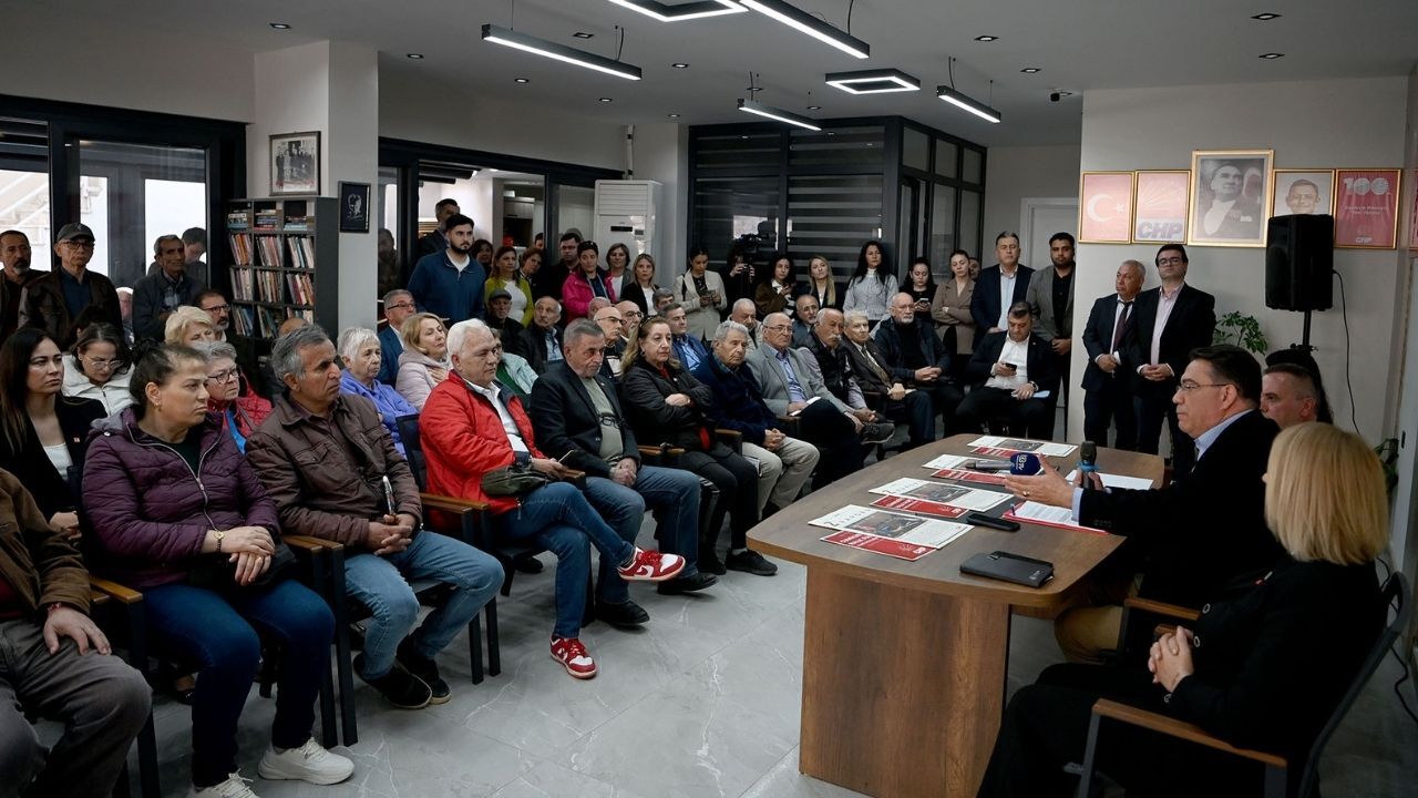 Kuşadası’nda “Milli Savunma Politikaları” Paneli