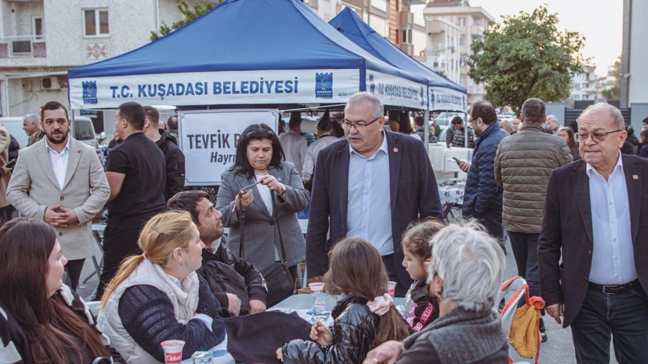 Kuşadası’nda Ömer Günel’e Tam Destek