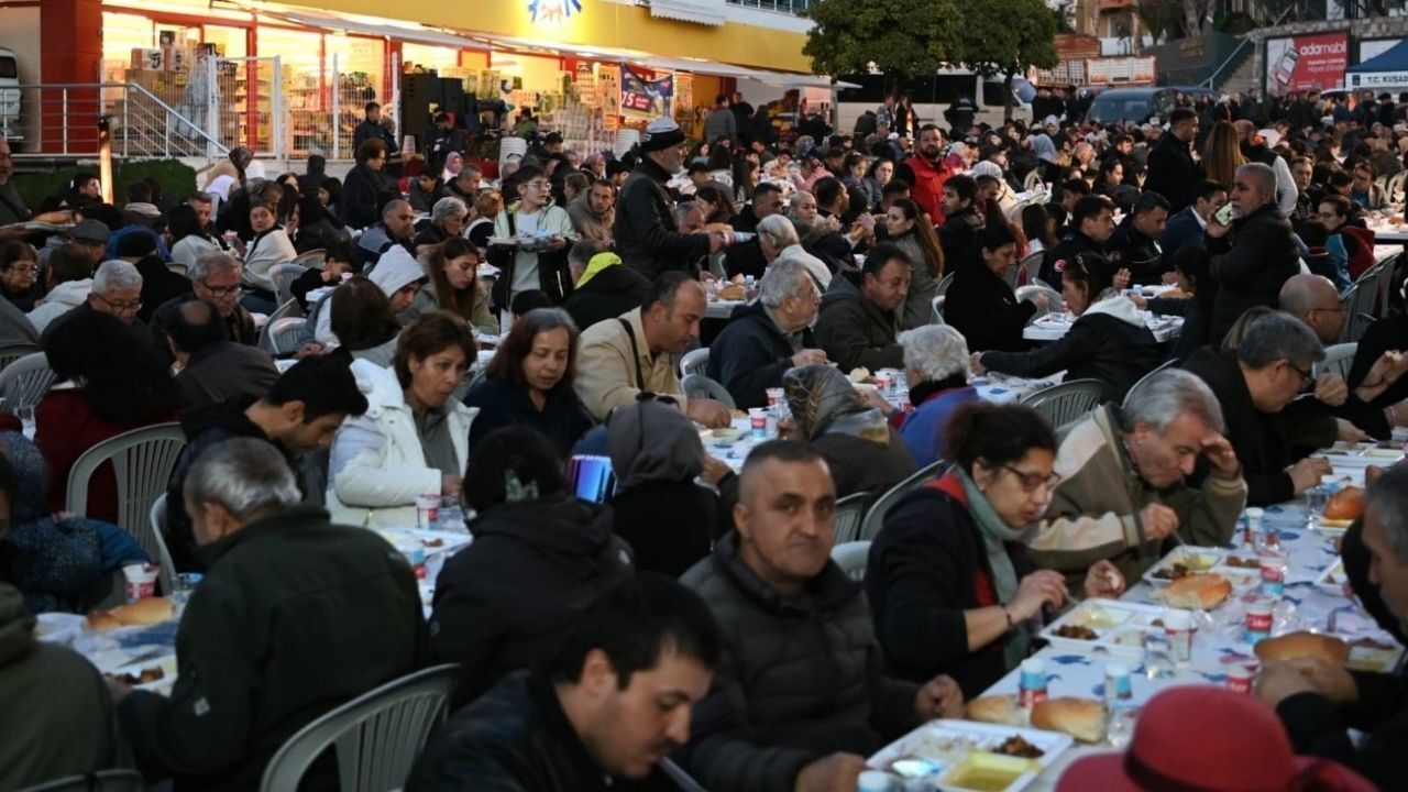 Kuşadası’nda Ömer Günel’e Tam Destek04