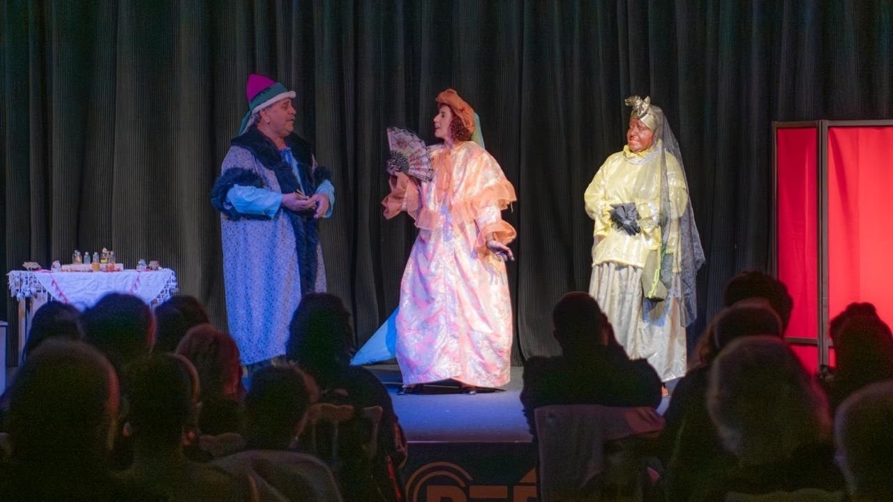 Kuşadası’nda Tiyatro Günleri Devam Ediyor1