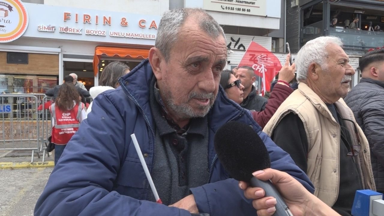 Kuşadası’nda Vatandaşlar Hukuk Ve Demokrasi Çağrısı Yaptı2