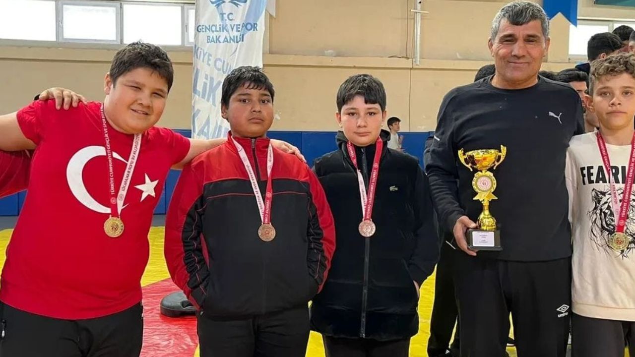 Kuyucaklı güreşçiler adından söz ettirdi