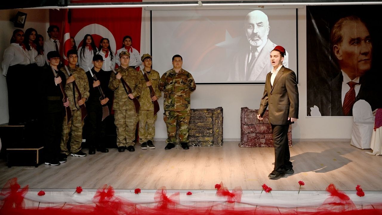 Mehmet Akif Ersoy Kuşadası’nda Anıldı