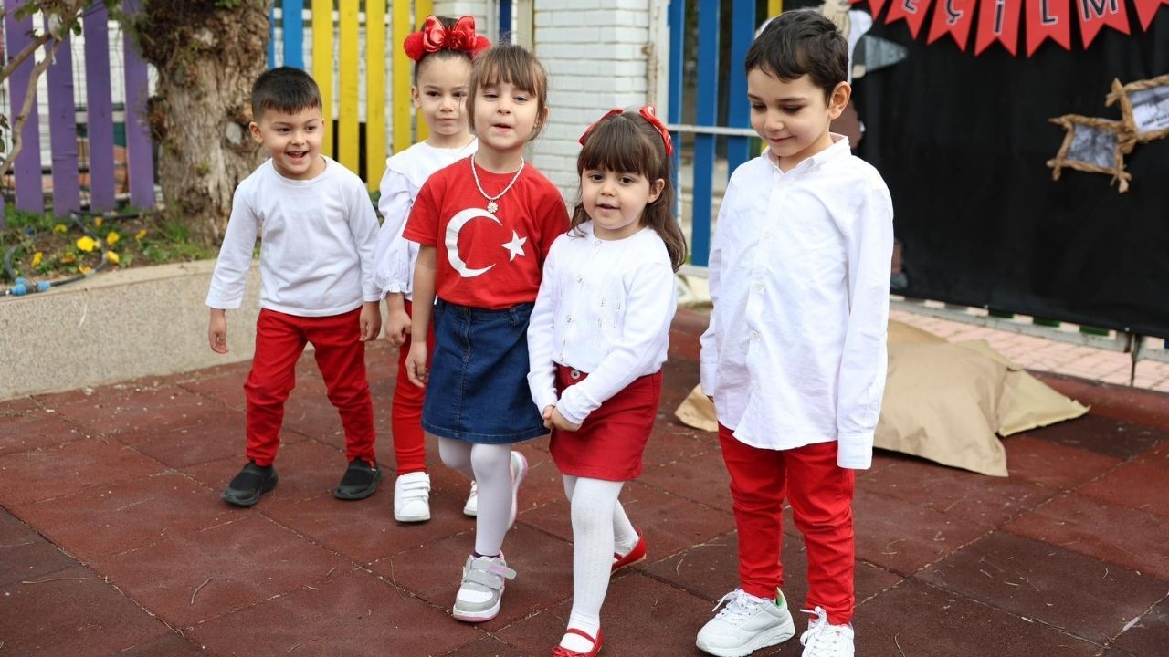 Minikler Çanakkale Ruhunu Sahneye Taşıdı3