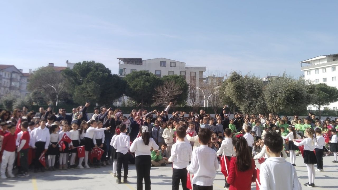 Söke’de Minik Yüreklerden İstiklal Marşı Coşkusu2