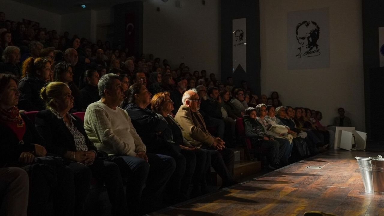 “Yaralarım Aşktandır” Didim’de Izleyiciyle Buluştu