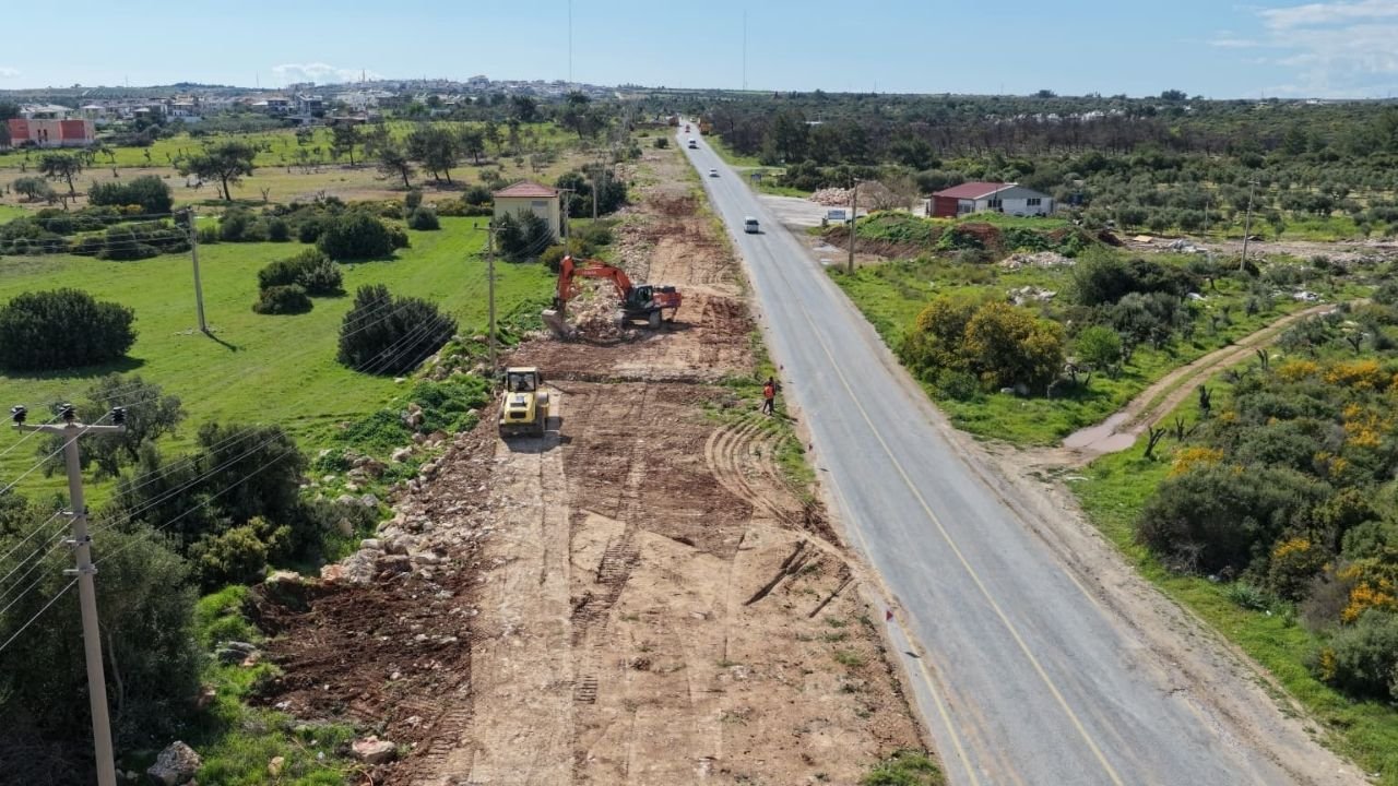 Akbük’te Yol Çalışmaları Başladı