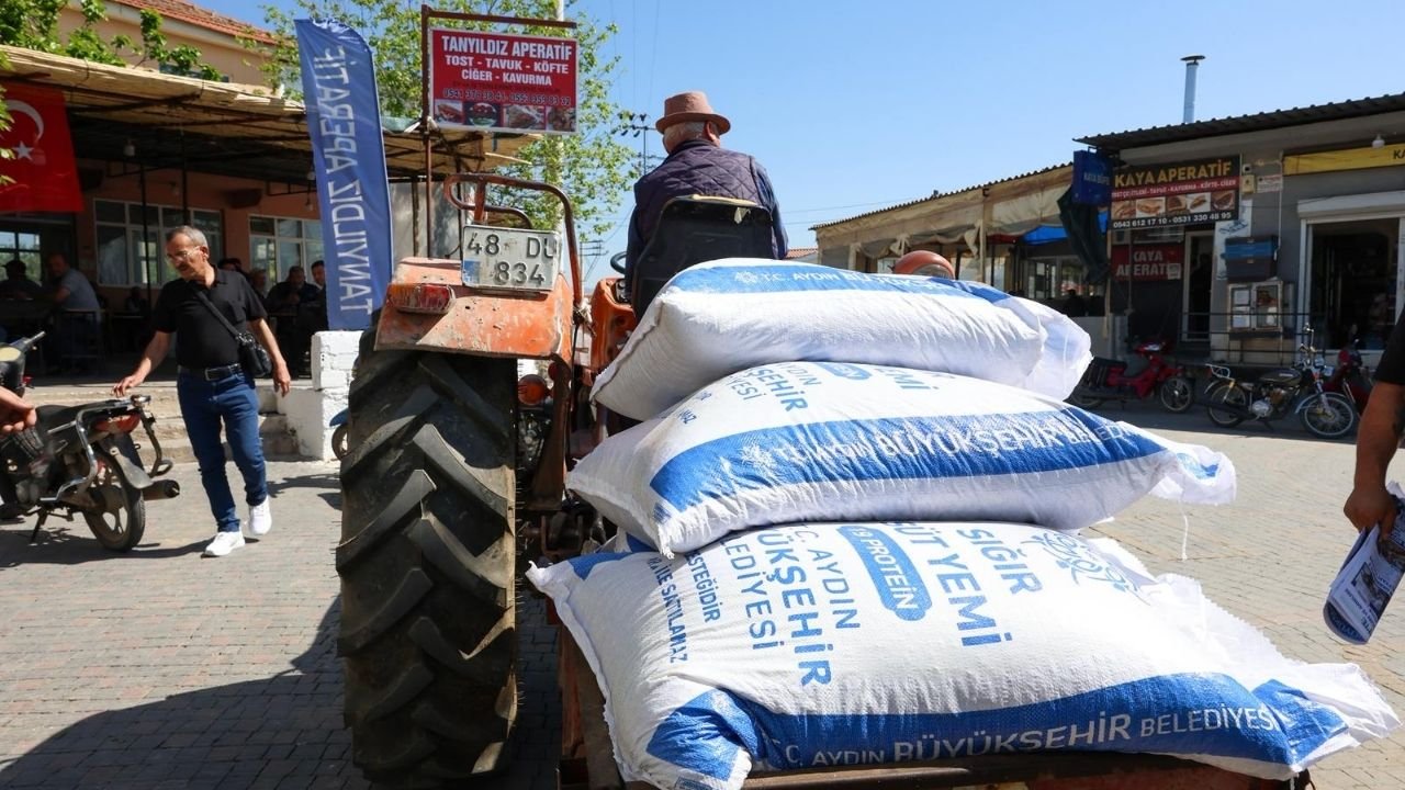 Aydın Büyükşehir’den Germencik’te Üreticiye Yem Desteği3