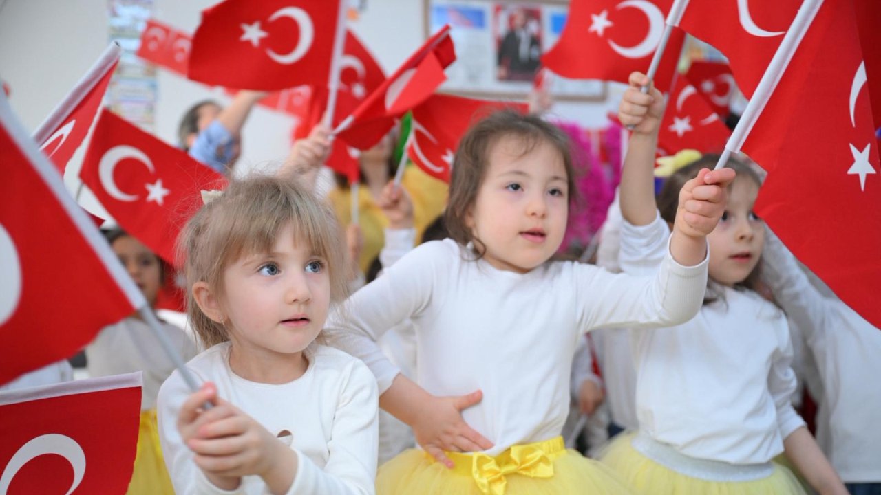 Aydın’da 23 Nisan Coşkusu Minikler Bayramı Doyasıya Kutladı 1