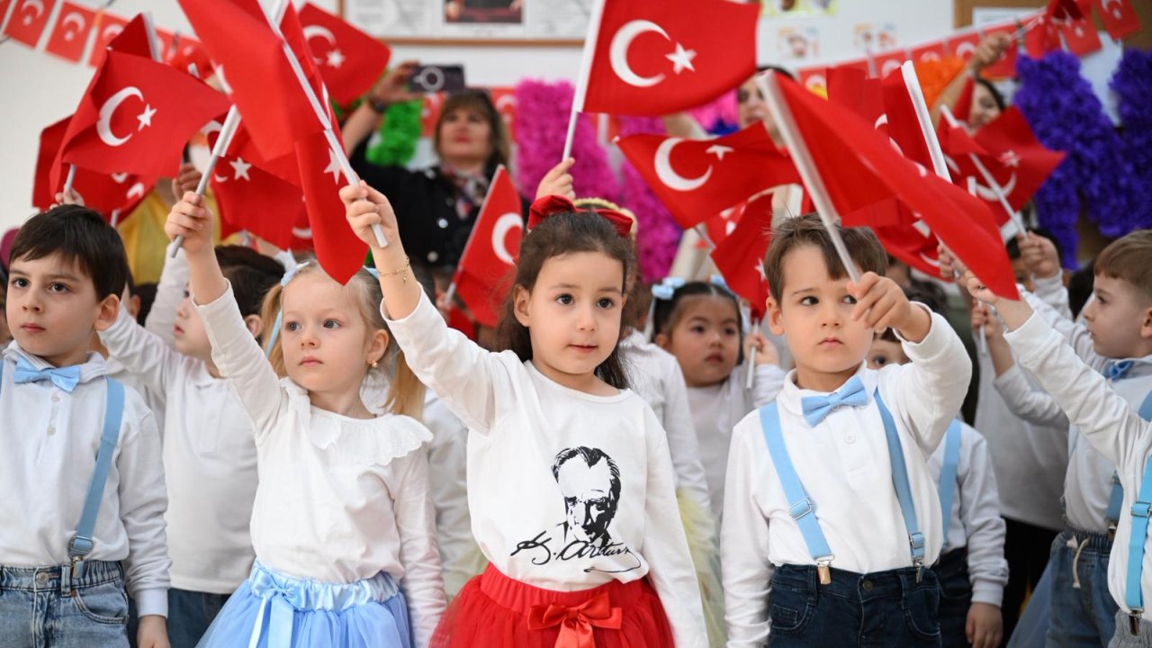 Aydın’da 23 Nisan Coşkusu Minikler Bayramı Doyasıya Kutladı 2