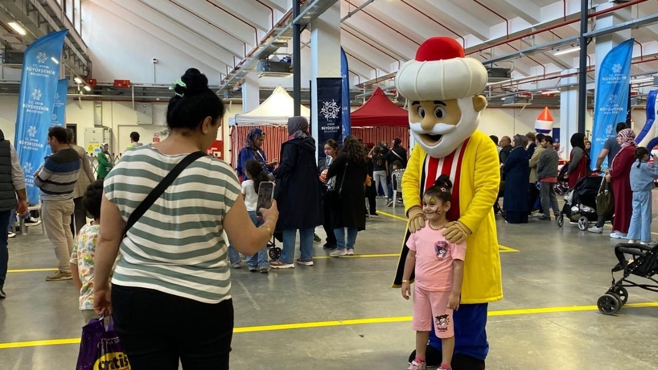 Aydın’da Bayram Coşkusu Çocuk Etkinlikleriyle Büyüdü