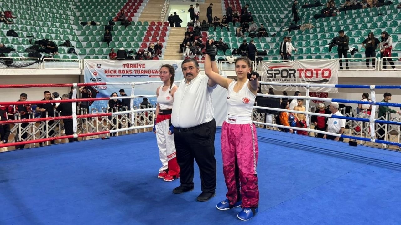 Aydınlı Ceylin Türkiye Şampiyonu Oldu1