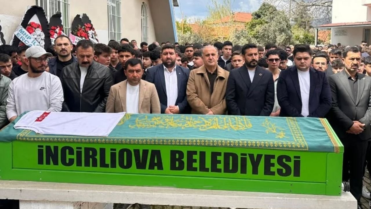 Aydınlı Egemen Gözyaşlarıyla Toprağa Verildir