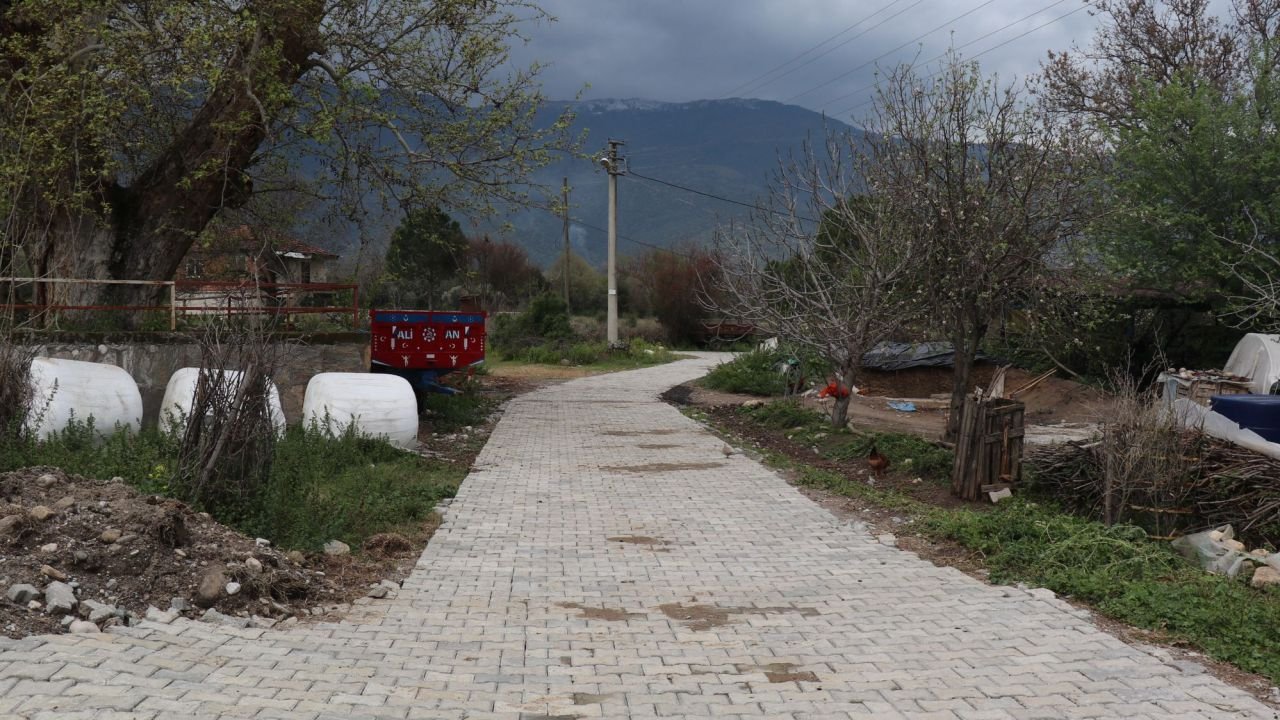 Bozdoğan Akçay Mahallesi'nde Yollar Yenilendi1