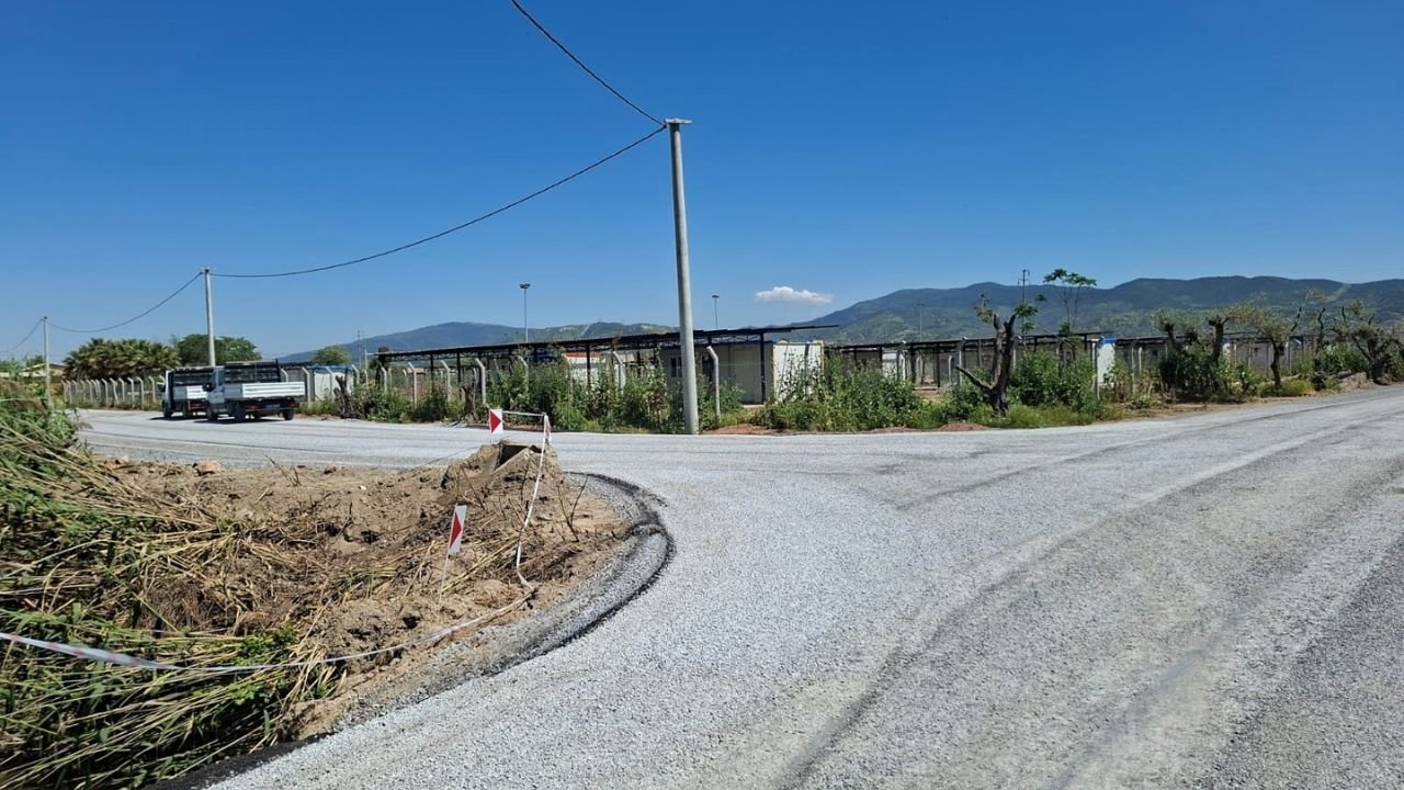 Efeler Belediyesi, Asfaltlama Çalışmalarına Devam Ediyor