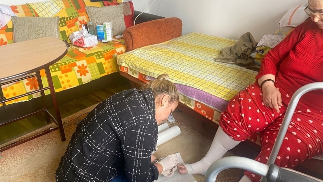 Efeler Belediyesi, Yardım Ağı Ile Yaşlı Ve Engellileri Yalnız Bırakmıyor.jpg2