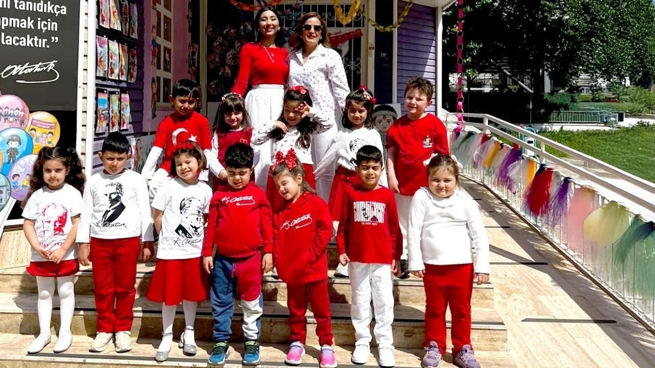 Efeler’in Minikleri 23 Nisan’ı Renkli Etkinliklerle Kutladı
