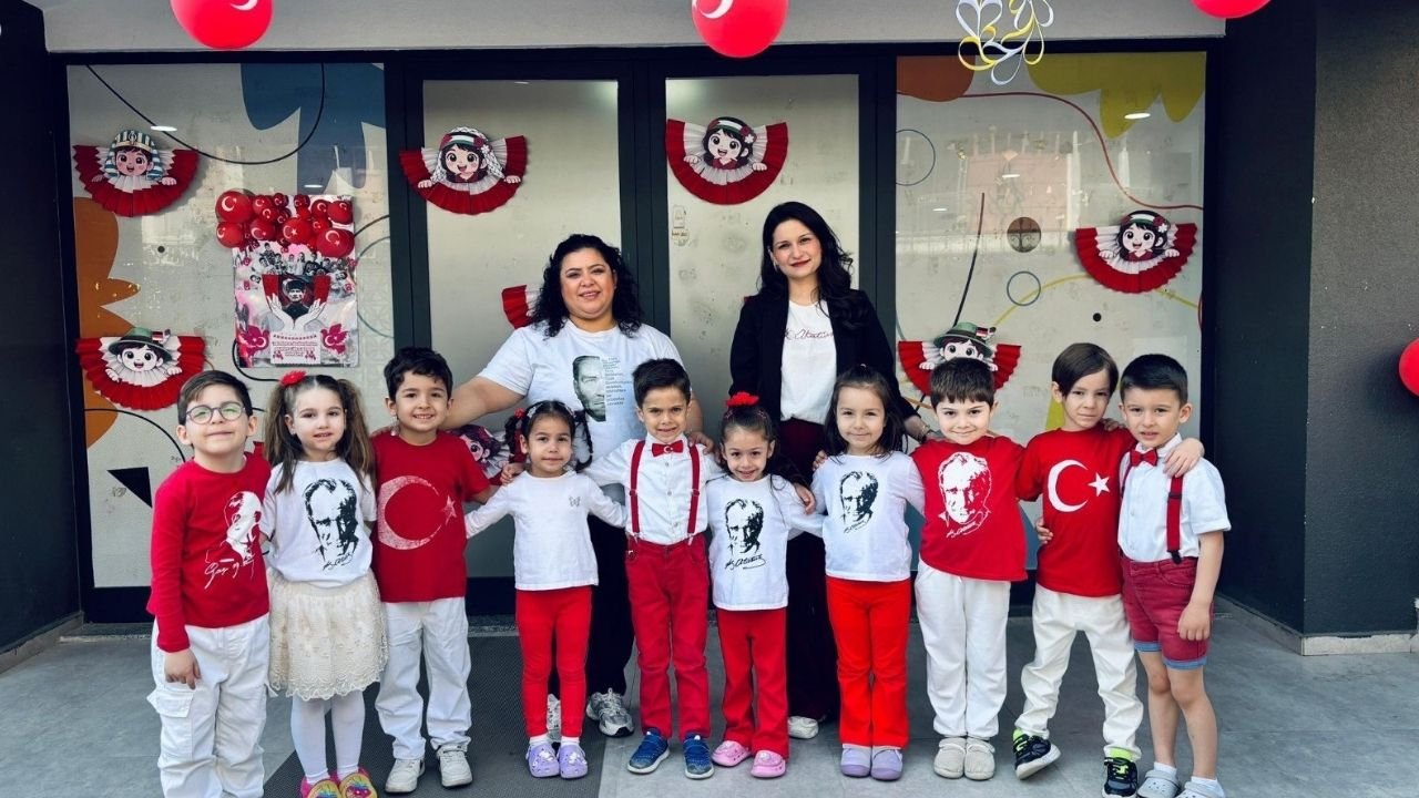 Efeler’in Minikleri 23 Nisan’ı Renkli Etkinliklerle Kutladı1