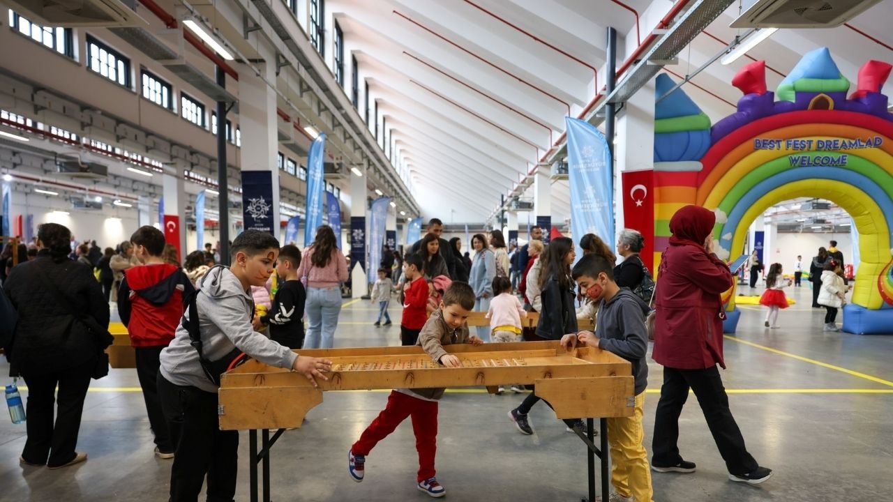 Fuar Aydın’da 23 Nisan Coşkusu Sürüyor