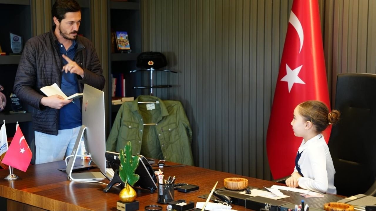 Germencik'te Başkan Zencirci Koltuğu Ve Yetkiyi Çocuklara Devretti1