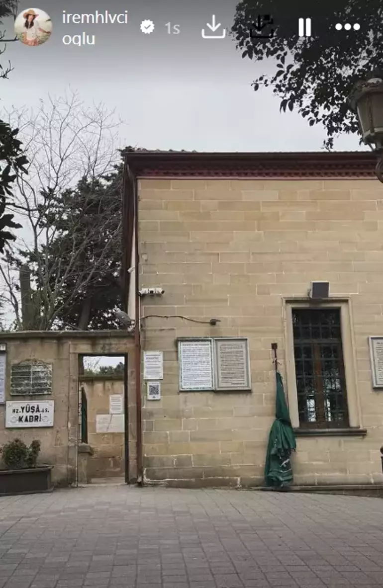 İrem Helvacıoğlu Ve Ural Kaspar Türbe