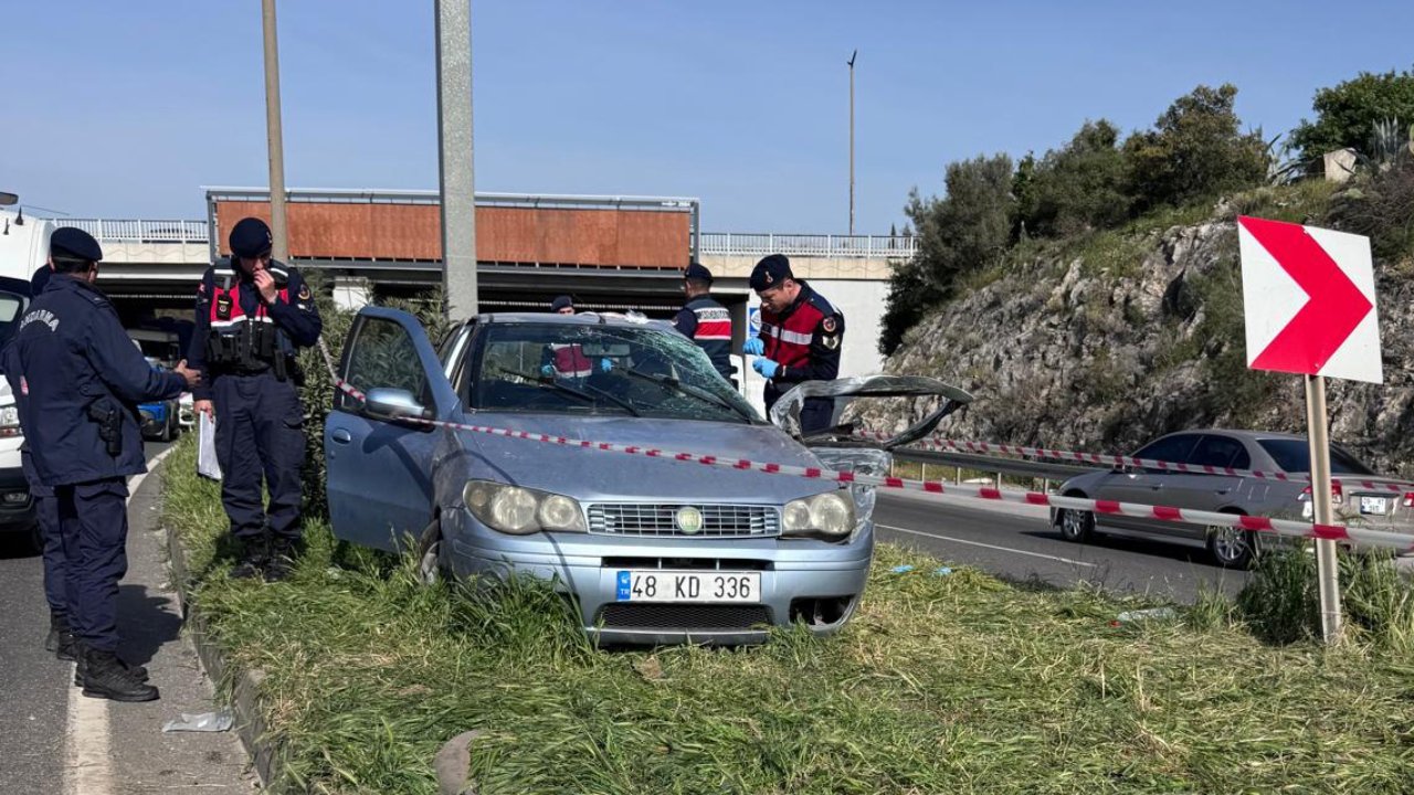 Kahreden kaza: Refüje çarpan araçtaki bebek öldü