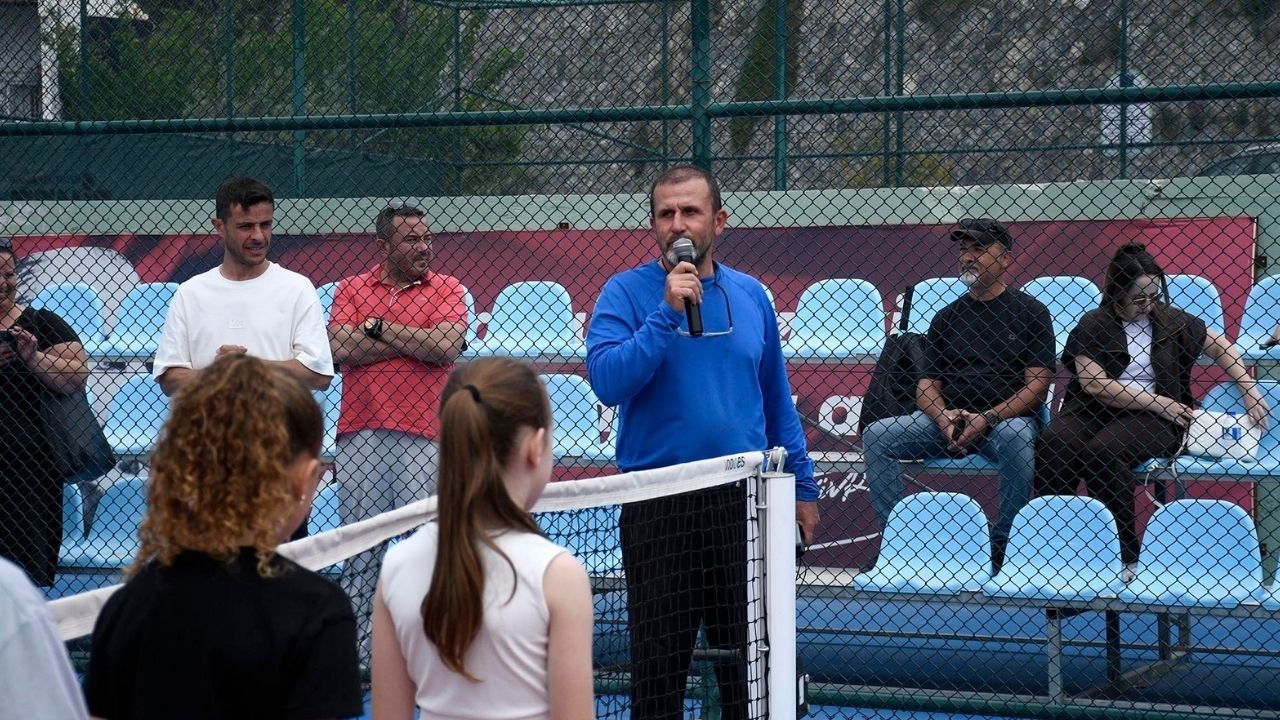 Kuşadası’nda 23 Nisan Tenis Turnuvası Başladı