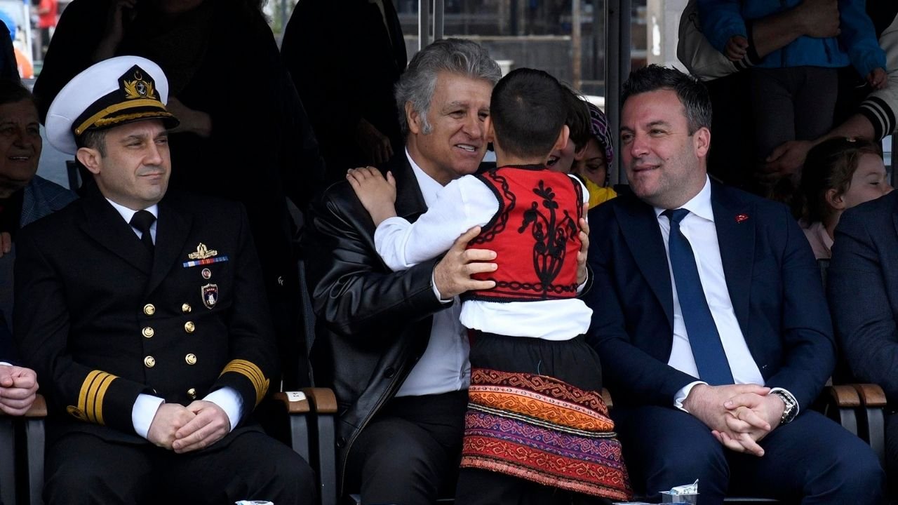 Kuşadası’nda 23 Nisan’da Çocuklardan Görsel Şölenı