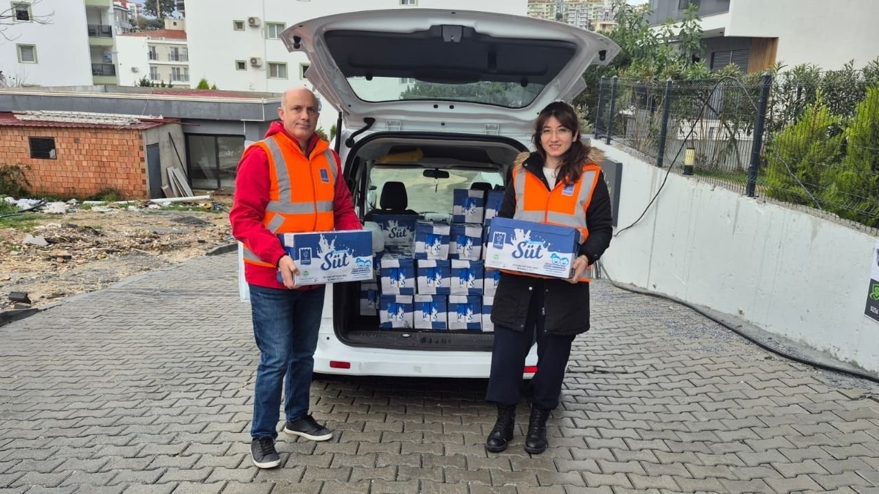 Kuşadası’nda Çocuklar Lıkır Lıkır Süt Içiyor