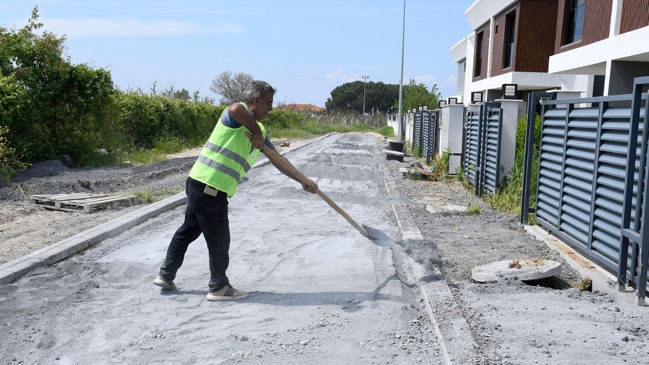 Kuşadası’nda Davutlar Mahallesi’ne Yeni Yol Çalışmasıf
