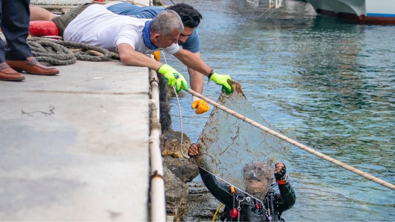 Kuşadası’nda Dünya Günü Etkinliği Dikkat Çekti1