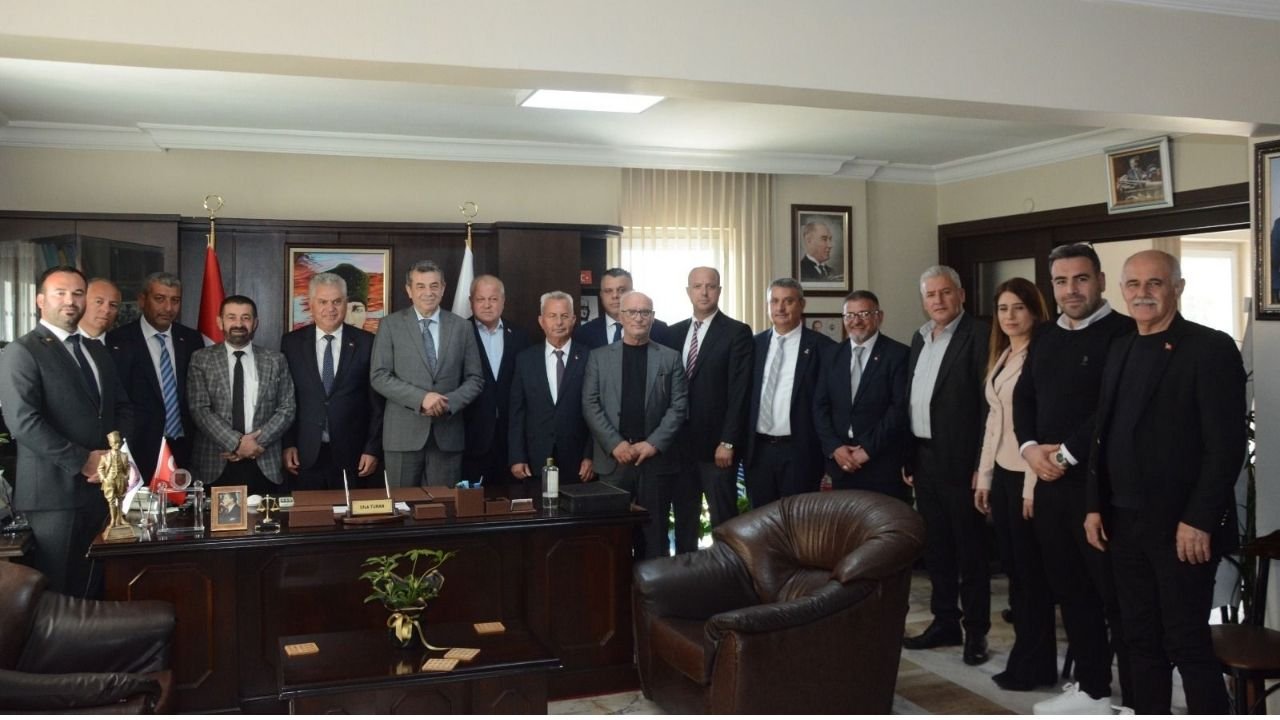 Kuşadası’nda Künkcü’ye Esnaftan Destek Mesajı