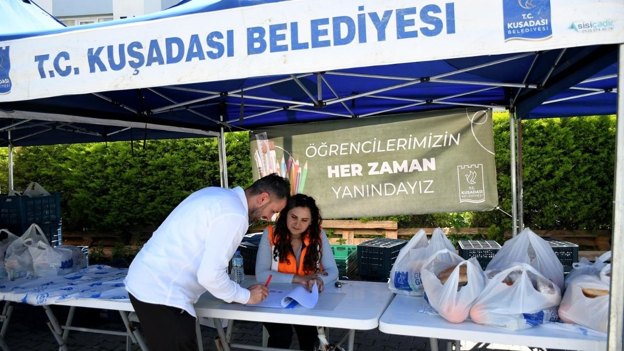 Kuşadası’nda Öğrencilere Beslenme Desteği Sürüyor