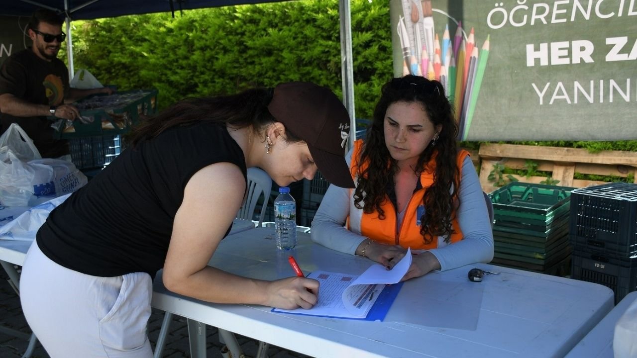 Kuşadası’nda Öğrencilere Beslenme Desteği Sürüyor1