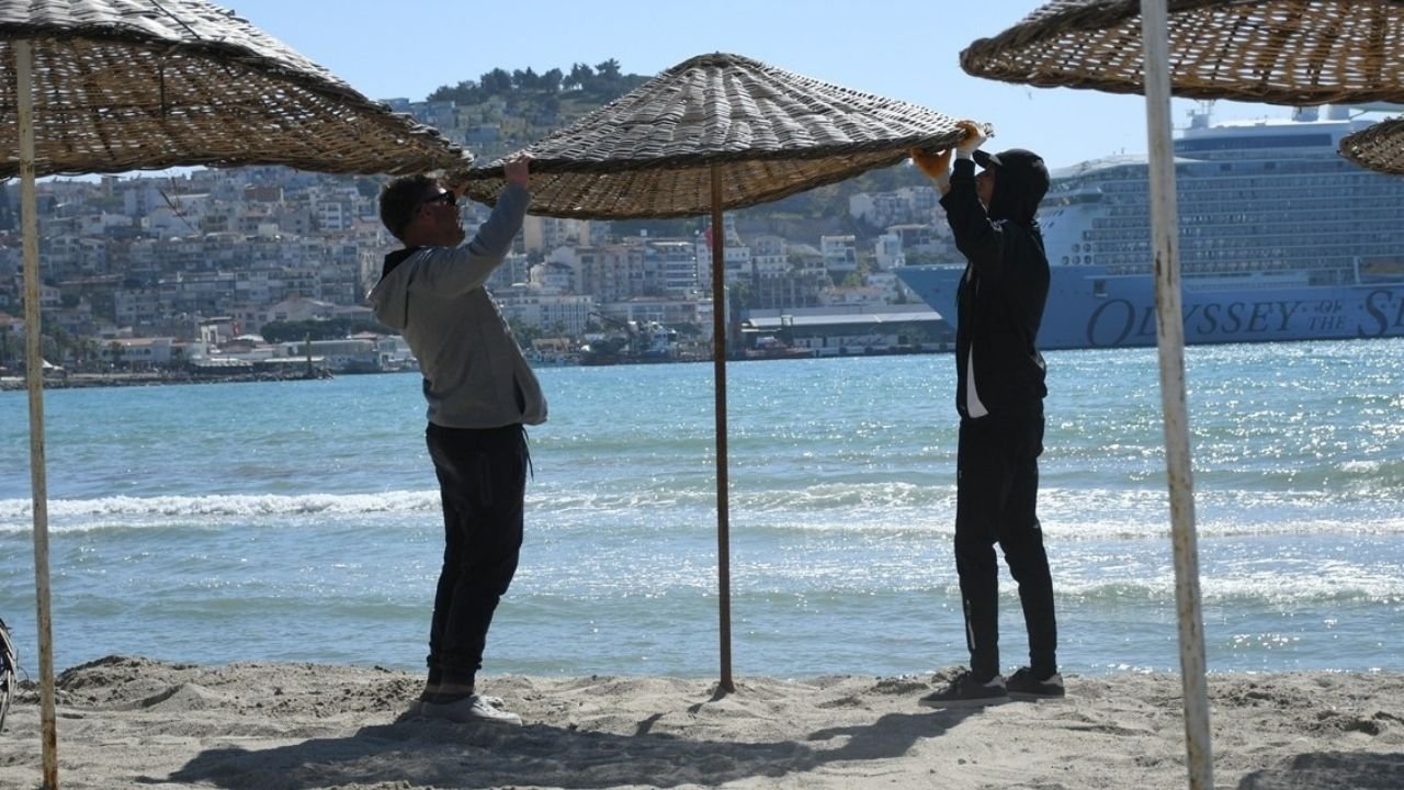 Kuşadası’nda Tatilciler Için Plajlar Modernize Ediliyor1