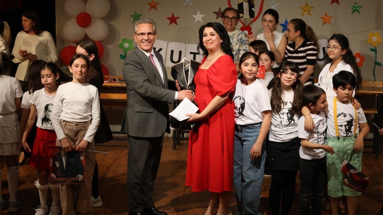 Nazilli’de Sahne Minik Oyuncuların Oldug