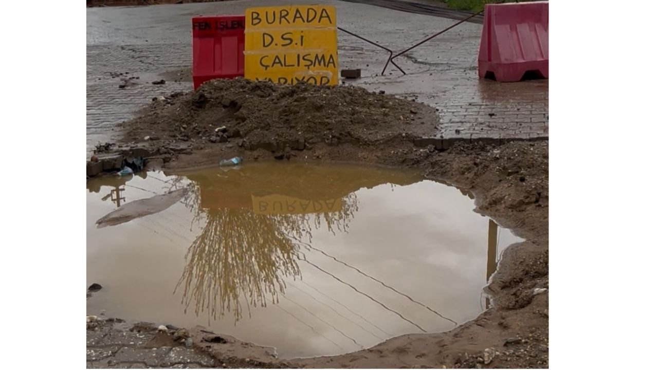 Nazilli’de Üç Metrelik Çukur Vatandaşı Tedirgin Ediyor01