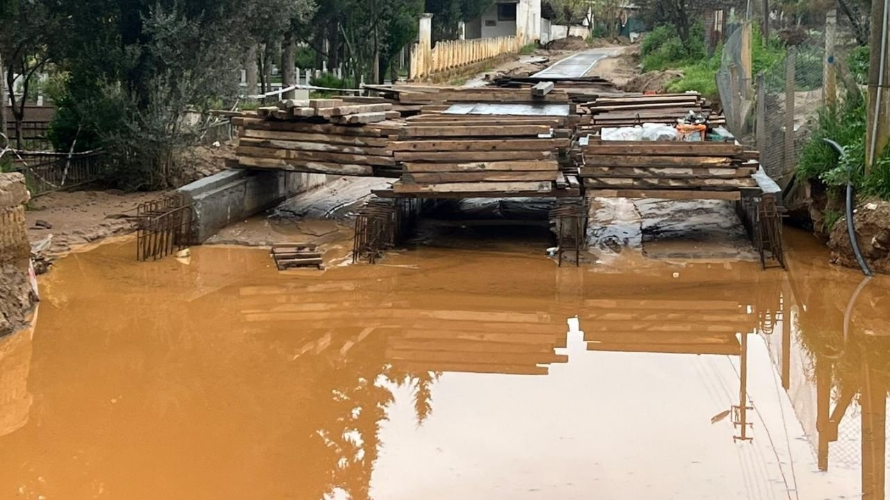 Nazilli’de Üç Metrelik Çukur Vatandaşı Tedirgin Ediyor1