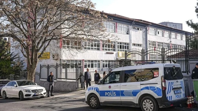 Okullarda yeni dönem! Evinde silah bulunan öğrenciler için tarihi karar alındı