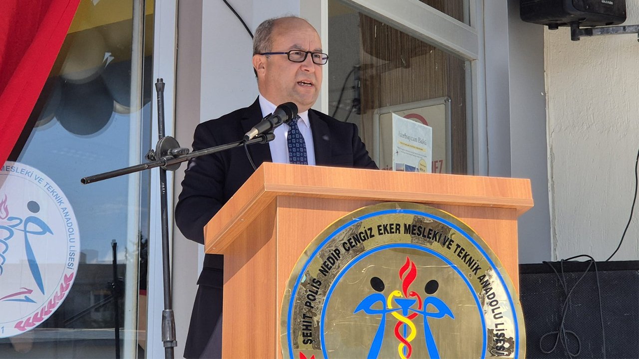 Sağlikçilar Yemi̇n Etti̇ 2