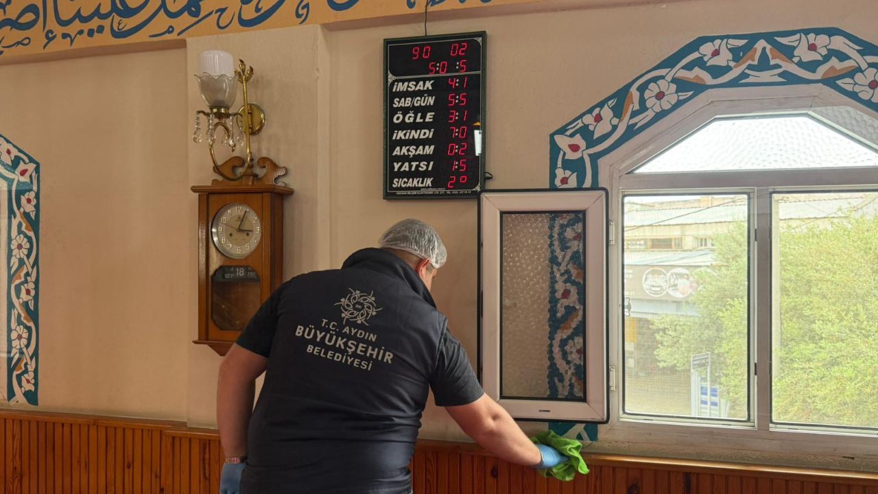 Aydın’da Camiler Bayram Için Hazırlanıyor