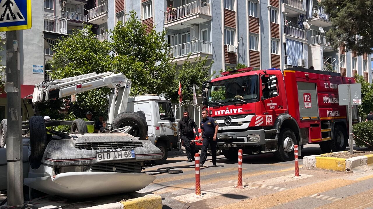 Aydın’da Feci Kaza! Otomobil Önce Takla Attı Sonra Yandı, Genç Sürücü Yaralandı 2