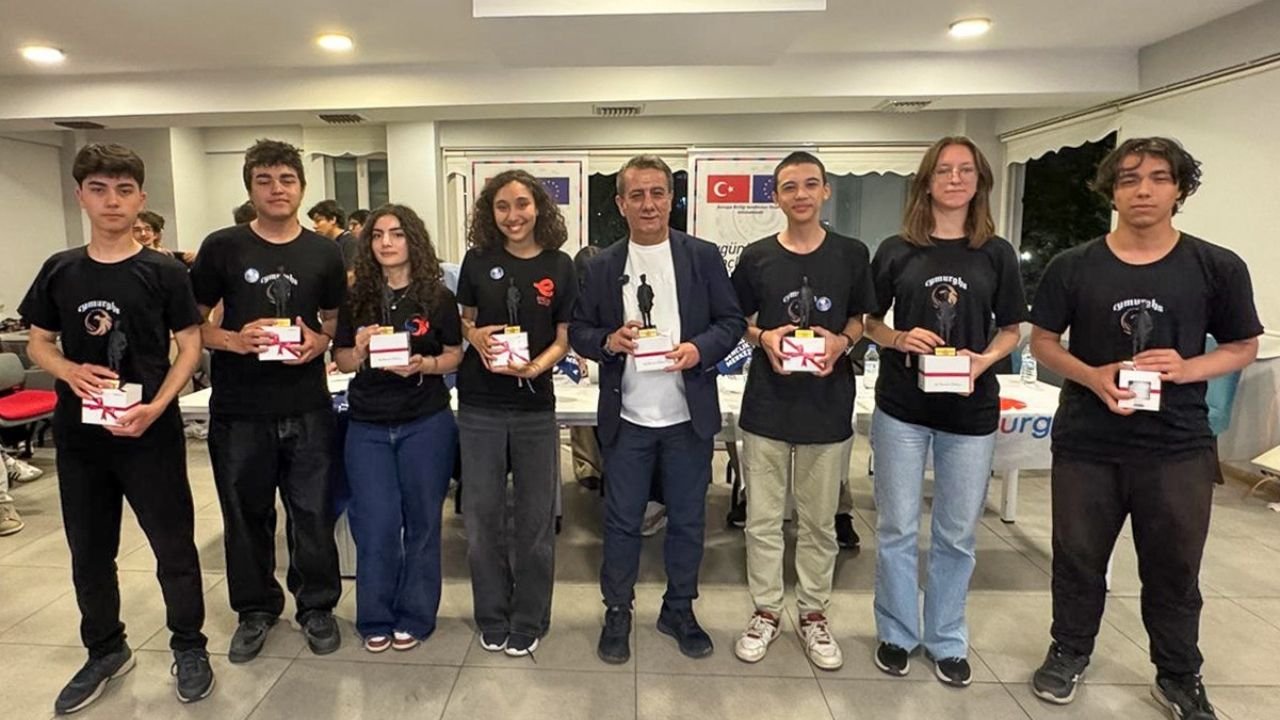 Başkan Yetişkin Genç Yazılımcılarla Finalde Buluştu4
