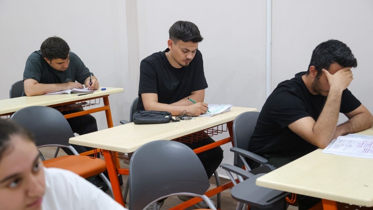 Başkan Yetişkin’den Gençlere Sınav Desteğii