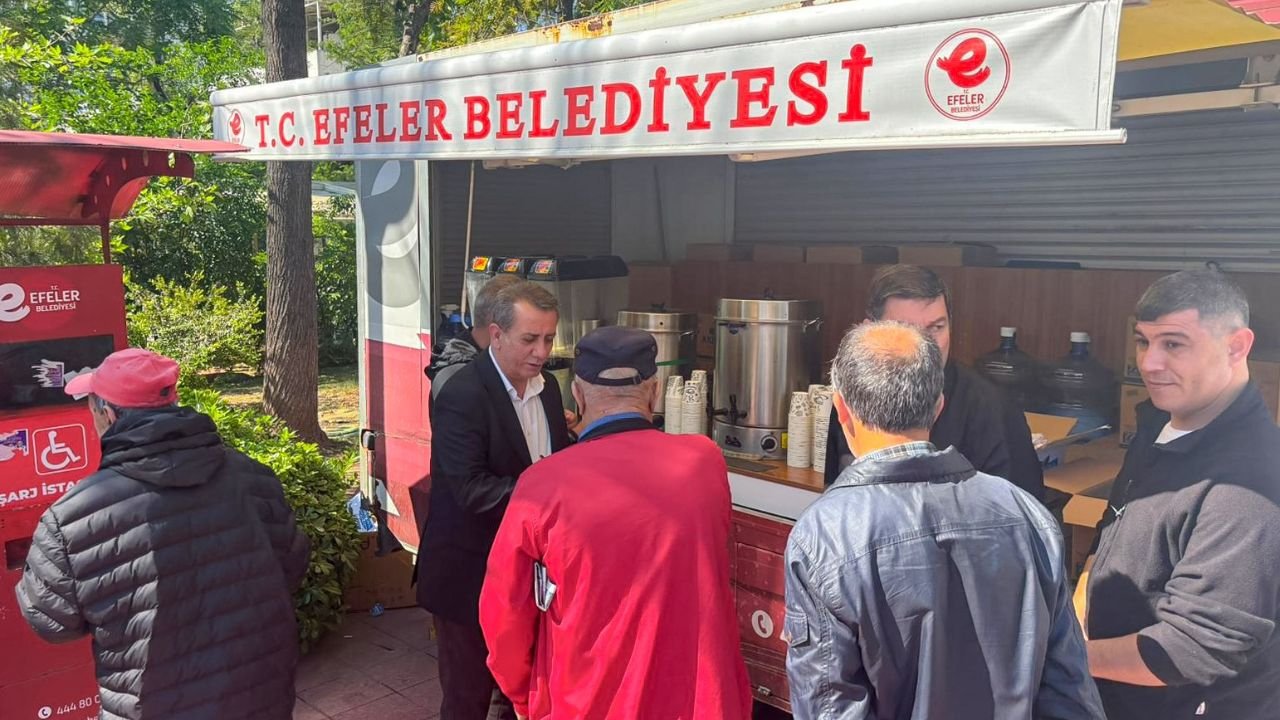 Başkan Yetişkin’den Vatandaşlara Çay Ikram