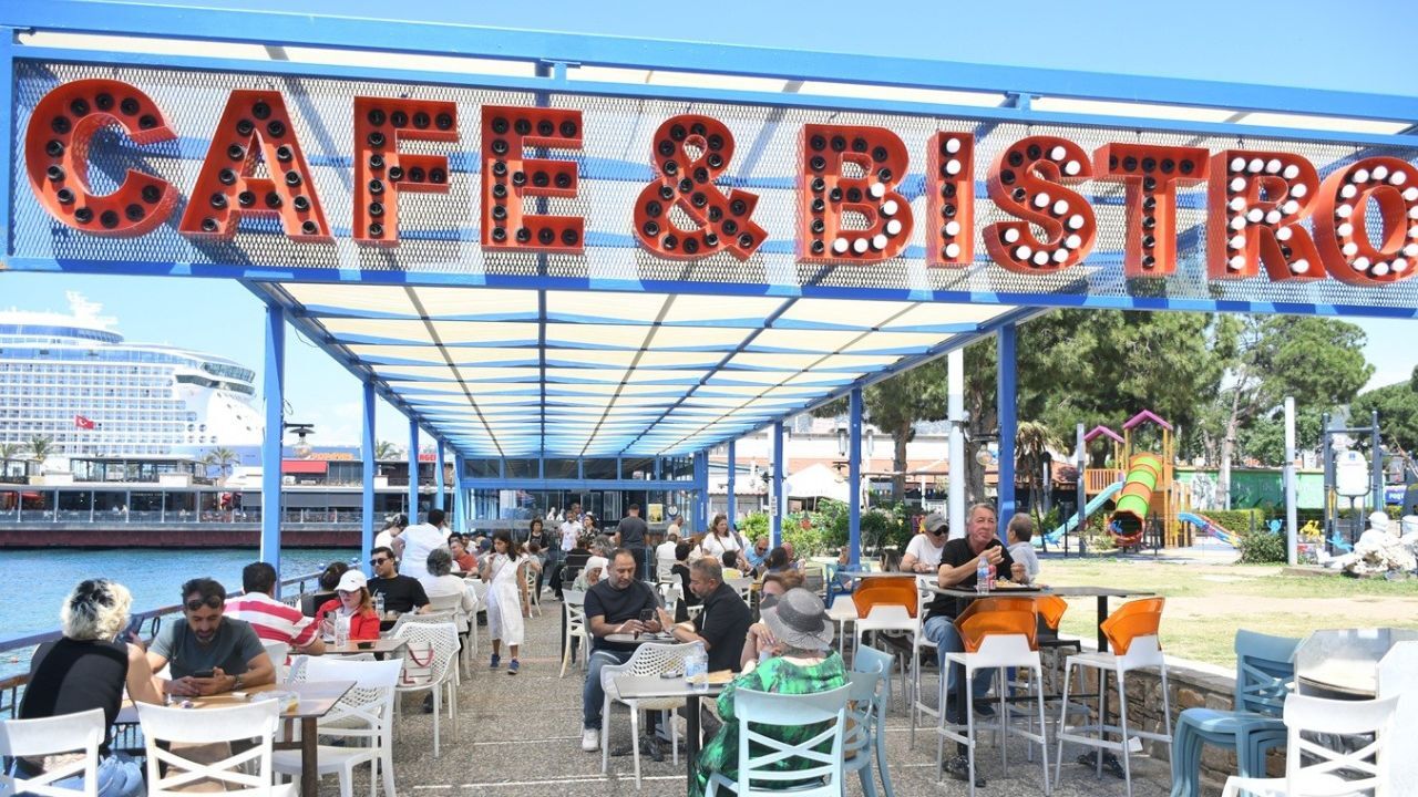 Bayram Tatilinde Turizmin Kalbi Kuşadası'nda Attıa