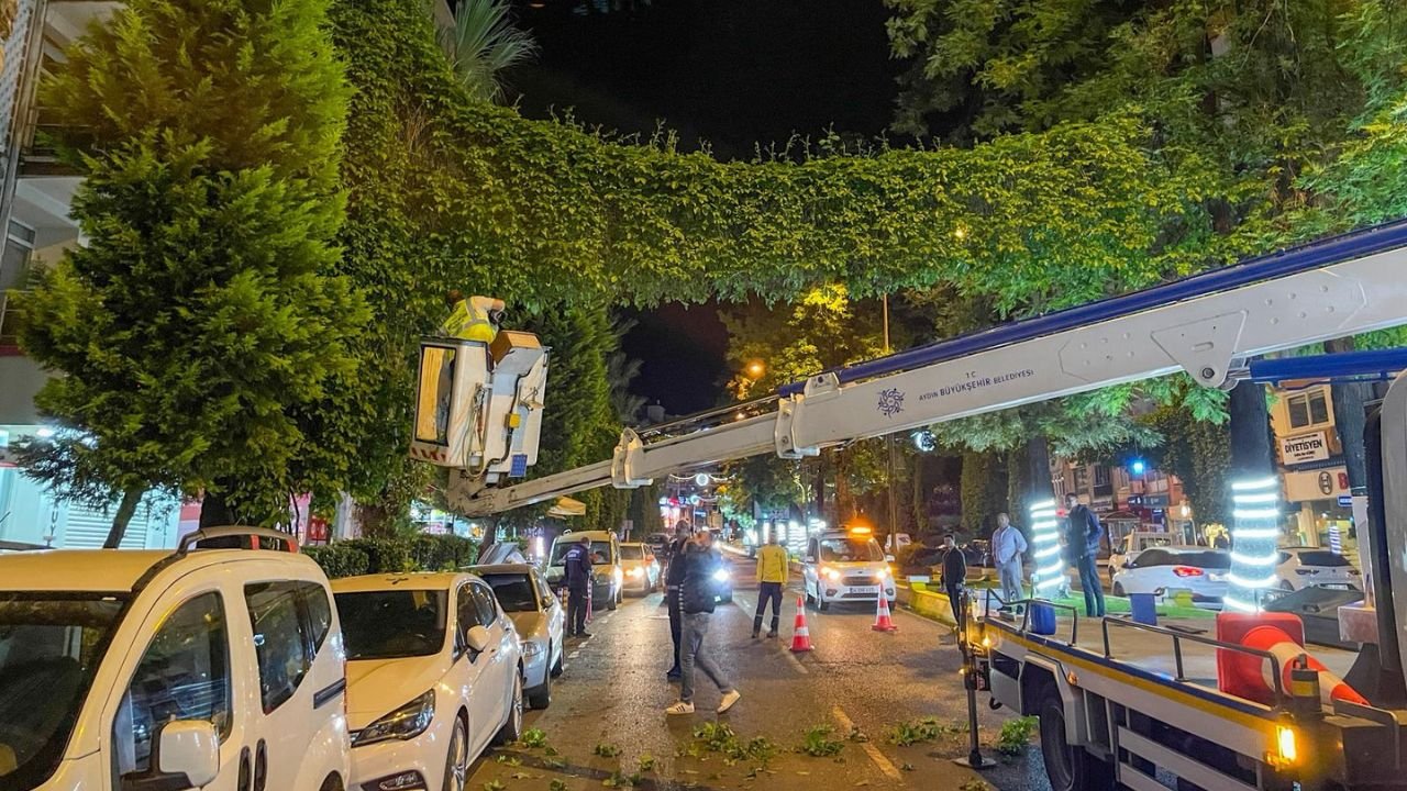 Büyükşehir Belediyesi Ekipleri Sahada Yoğun Mesai Yapıyor3