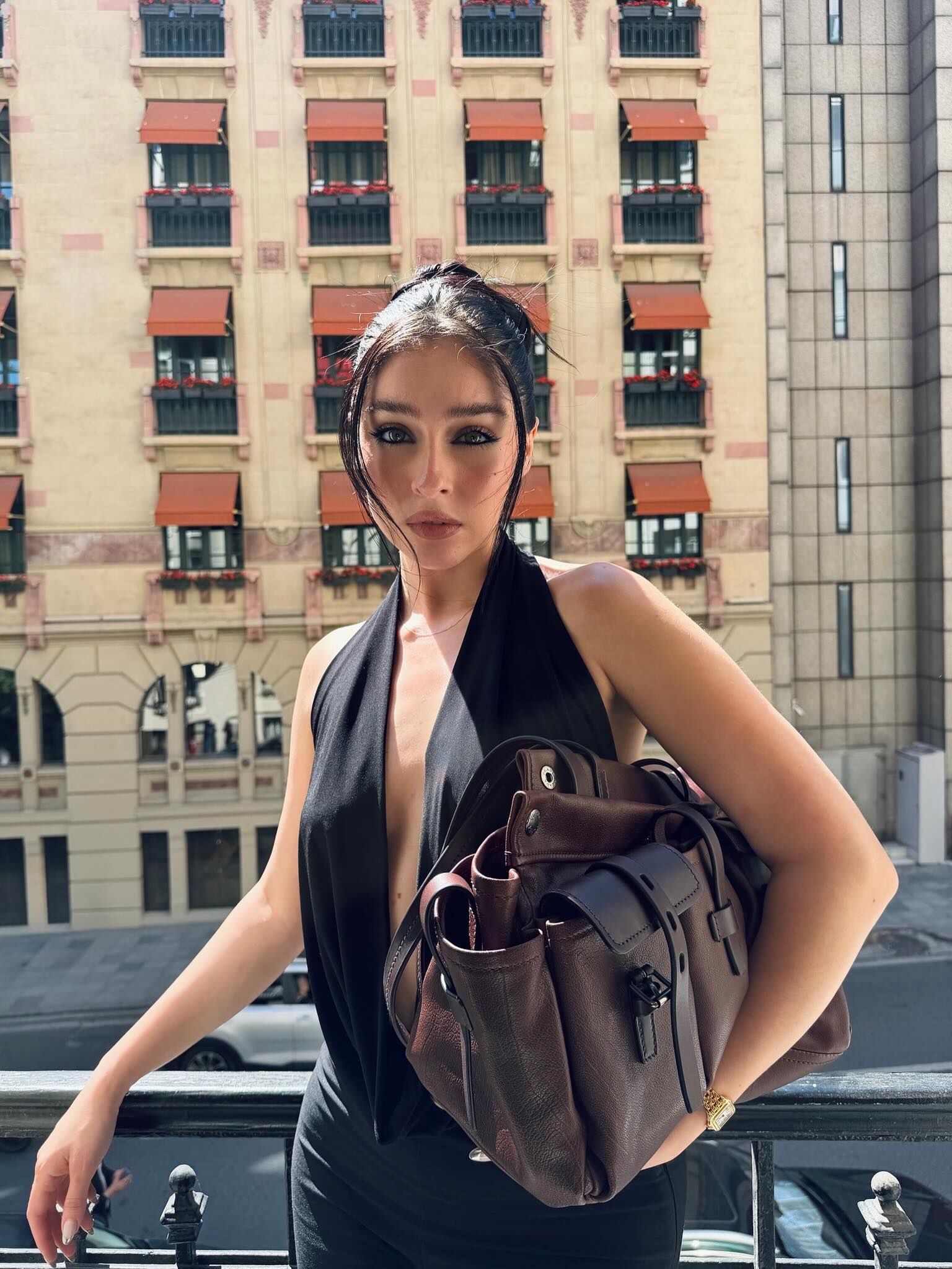 Cemre Baysel Siyah Kombin (5)